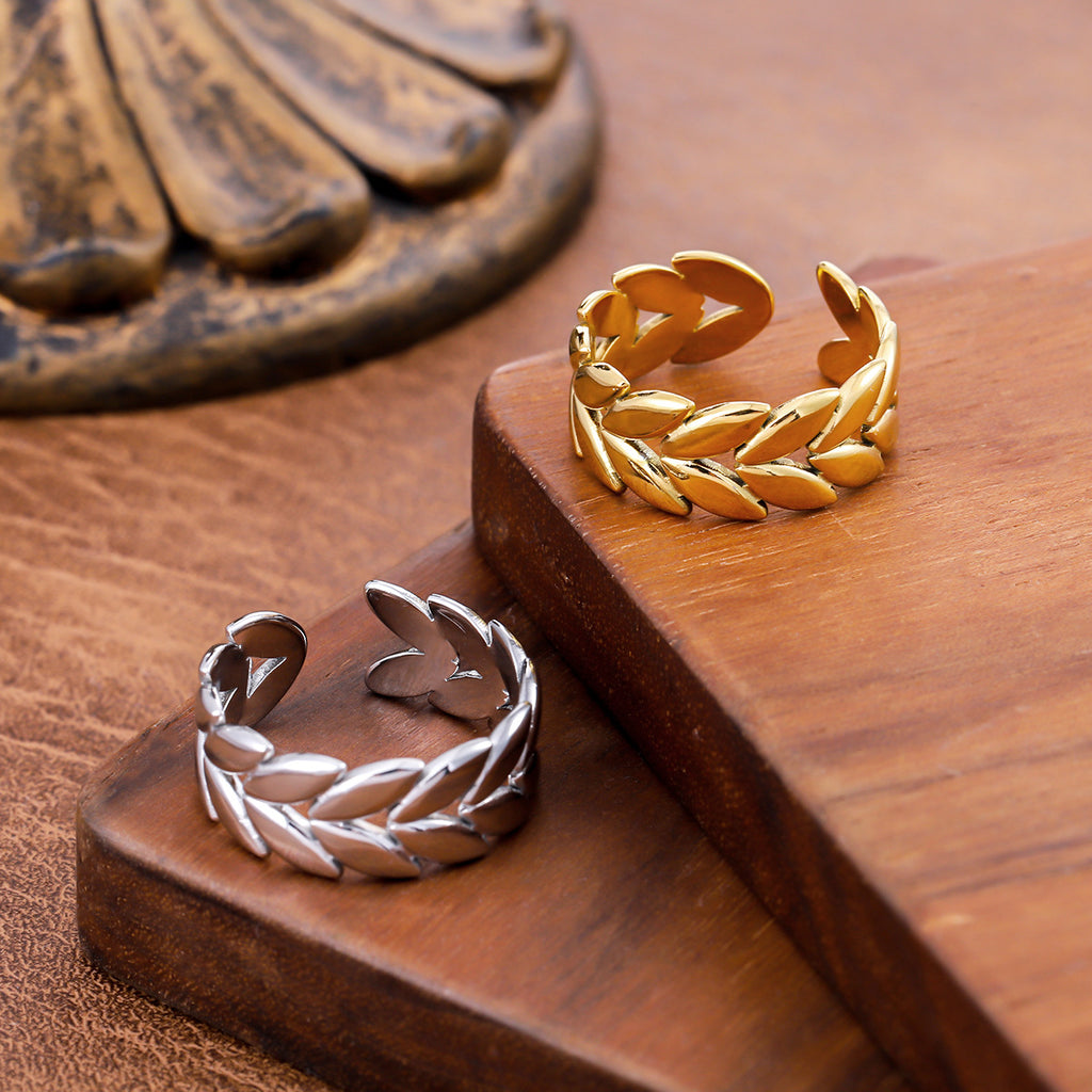 Adjustable 18K Gold-plated Ring With An Open Design