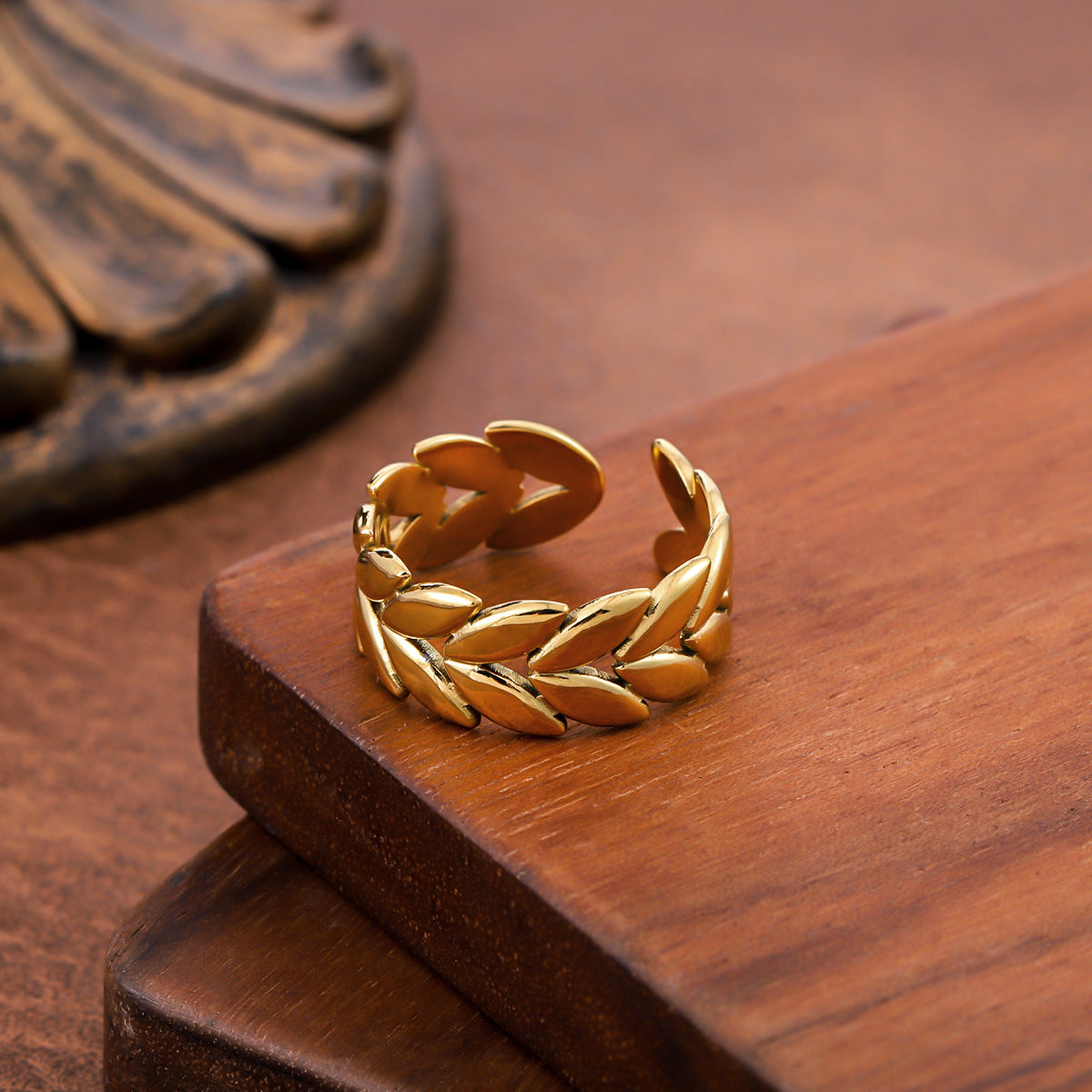 Adjustable 18K Gold-plated Ring With An Open Design